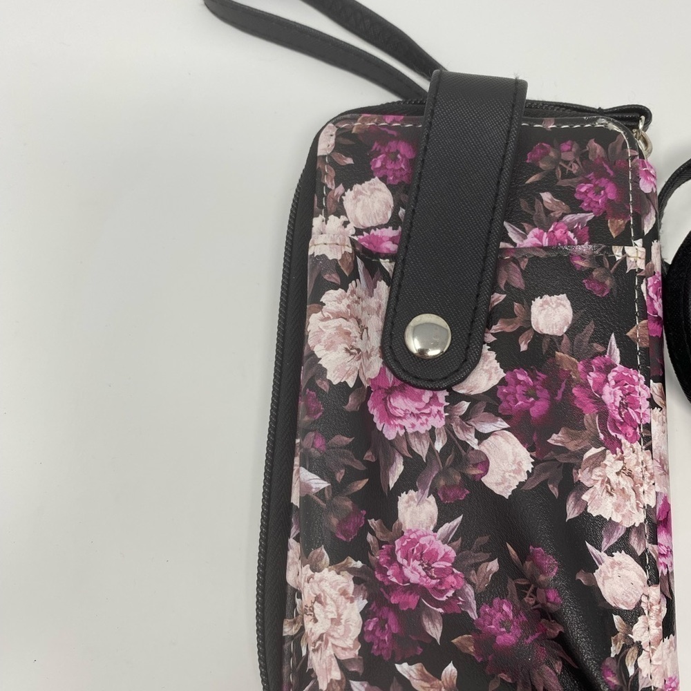 Women’s Travel Wallet/Phone Case with Removable Strap - Picture 2 of 5